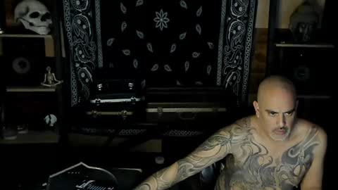 Snapshot of smokey915 chatting on 01/14/25, 08:20 Smokey915 online show from 01/14/25, 08:20