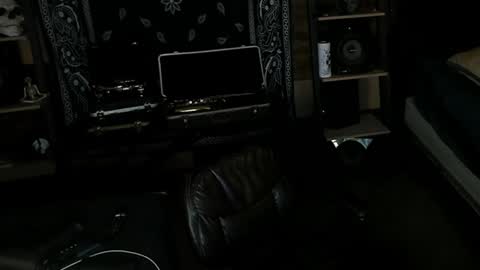 Snapshot of smokey915 chatting on 01/15/25, 06:54 Smokey915 online show from 01/15/25, 06:54