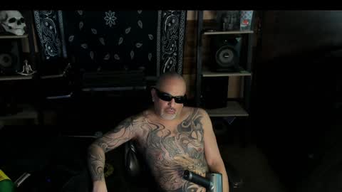 Snapshot of smokey915 chatting on 01/17/25, 06:12 Smokey915 online show from 01/17/25, 06:12