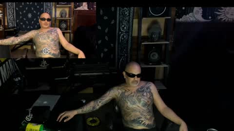 Snapshot of smokey915 chatting on 01/18/25, 05:41 Smokey915 online show from 01/18/25, 05:41