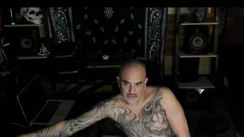 Snapshot of smokey915 chatting on 01/19/25, 06:20 Smokey915 online show from 01/19/25, 06:20