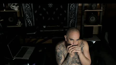 Snapshot of smokey915 chatting on 01/19/25, 09:22 Smokey915 online show from 01/19/25, 09:22