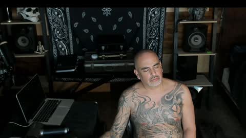 Snapshot of smokey915 chatting on 01/19/25, 12:28 Smokey915 online show from 01/19/25, 12:28