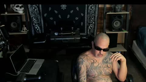 Snapshot of smokey915 chatting on 01/19/25, 03:32 Smokey915 online show from 01/19/25, 03:32