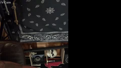 Snapshot of smokey915 chatting on 01/23/25, 07:54 Smokey915 online show from 01/23/25, 07:54