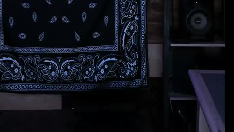 Snapshot of smokey915 chatting on 02/21/25, 10:07 Smokey915 online show from 02/21/25, 10:07