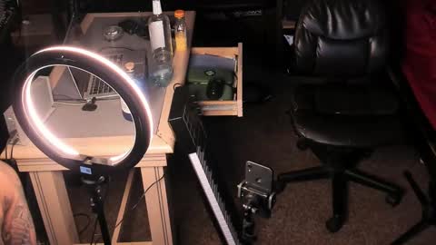 Snapshot of smokey915 chatting on 02/24/25, 09:10 Smokey915 online show from 02/24/25, 09:10