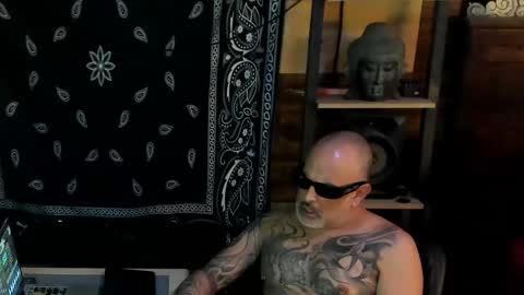 Snapshot of smokey915 chatting on 03/05/25, 12:16 Smokey915 online show from 03/05/25, 12:16