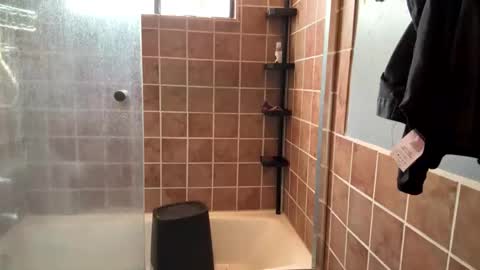 Snapshot of smokey915 chatting on 10/21/25, 04:19 Smokey915 online show from 10/21/25, 04:19