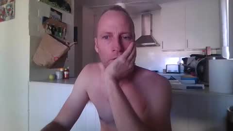 Snapshot of smoothroundbottom chatting on 02/14/25, 02:07 KinkyDonks online show from 02/14/25, 02:07