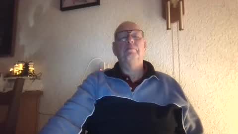 Snapshot of smoothy5460 chatting on 12/16/24, 03:43 smoothy5460 online show from 12/16/24, 03:43