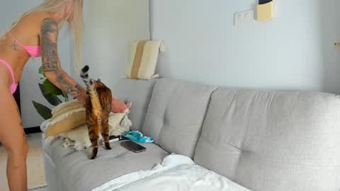 Mary online show from 12/13/24, 01:37