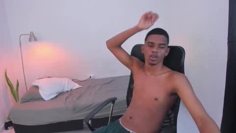 snak_master1 online show from 10/08/25, 06:05