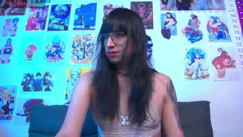 Snapshot of snowblack_ chatting on 12/17/24, 01:49 Snow and Bubble online show from 12/17/24, 01:49
