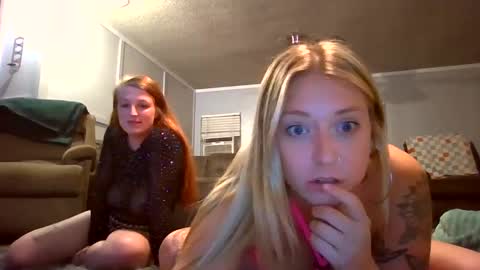 SnowFlake03 online show from 10/05/25, 08:12