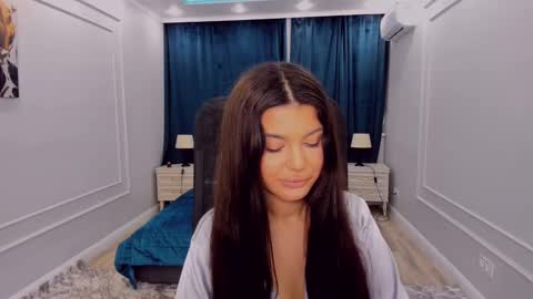Snapshot of snowingwinter chatting on 03/07/25, 02:56 snowingwinter online show from 03/07/25, 02:56