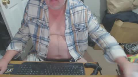 Snapshot of snwplwdrvr chatting on 02/27/25, 01:59 snwplwdrvr online show from 02/27/25, 01:59