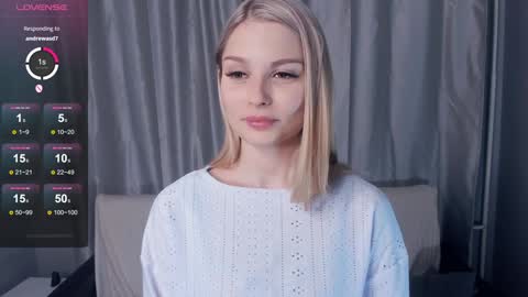 Snapshot of so__sweet chatting on 01/17/25, 06:23 Alice - Birthday Girl online show from 01/17/25, 06:23