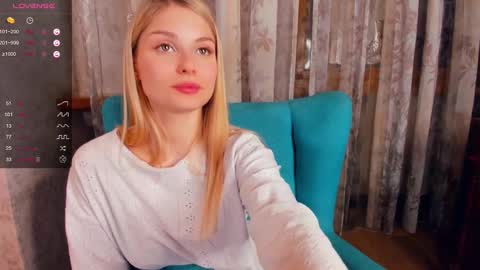 Snapshot of so__sweet chatting on 03/09/25, 09:25 Alice - Birthday Girl online show from 03/09/25, 09:25