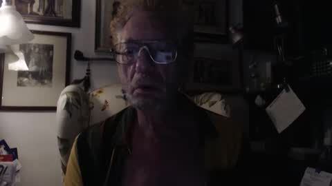 Snapshot of so_erotic_sub chatting on 10/21/25, 06:36 ImYourBitch online show from 10/21/25, 06:36