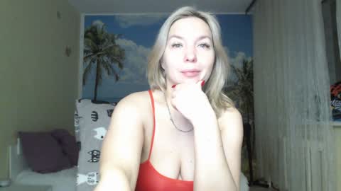 Snapshot of soaring_love chatting on 12/31/24, 04:16 Masha online show from 12/31/24, 04:16