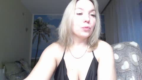 Snapshot of soaring_love chatting on 01/27/25, 04:20 Masha online show from 01/27/25, 04:20