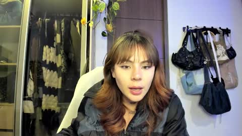 Snapshot of soff_honey chatting on 01/26/25, 10:23 soff_honey online show from 01/26/25, 10:23
