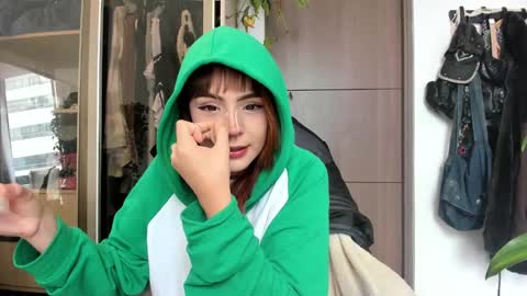 Snapshot of soff_honey chatting on 02/17/25, 06:26 soff_honey online show from 02/17/25, 06:26