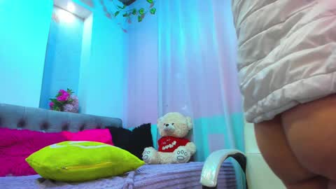 Snapshot of soffi_roberts chatting on 02/24/25, 04:04 sofiia online show from 02/24/25, 04:04