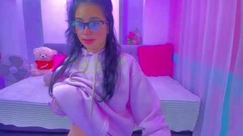 Snapshot of soffi_roberts chatting on 03/07/25, 01:07 sofiia online show from 03/07/25, 01:07