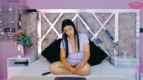 Snapshot of soffialopez_ chatting on 10/17/25, 03:10 Sofia online show from 10/17/25, 03:10