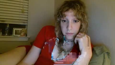 Snapshot of soffpurr chatting on 10/27/25, 07:34 Lilytea online show from 10/27/25, 07:34