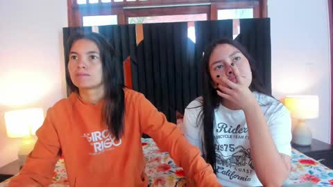 soffy and mia online show from 10/08/25, 12:58