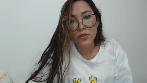 Snapshot of sofi4__ chatting on 02/22/25, 04:40 sofi online show from 02/22/25, 04:40