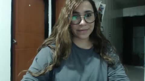 Snapshot of sofi4__ chatting on 09/13/25, 06:02 sofi online show from 09/13/25, 06:02