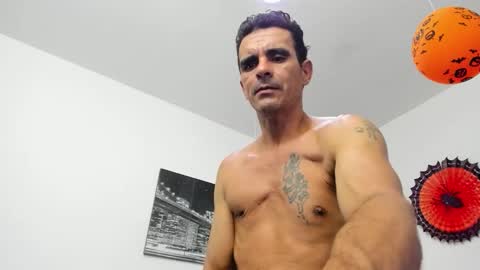 SOFI AND SANTY online show from 11/02/25, 01:02