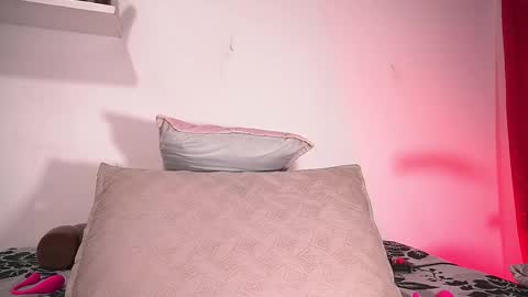 Snapshot of sofi_decker chatting on 09/10/25, 03:06 Sofia online show from 09/10/25, 03:06