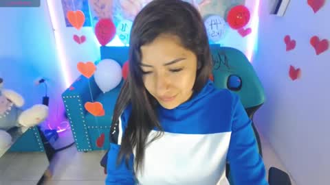 Snapshot of sofi_hot_4m chatting on 02/17/25, 01:21 Sofi online show from 02/17/25, 01:21