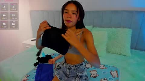 Snapshot of sofi_little2 chatting on 09/30/25, 06:13 Sofia online show from 09/30/25, 06:13