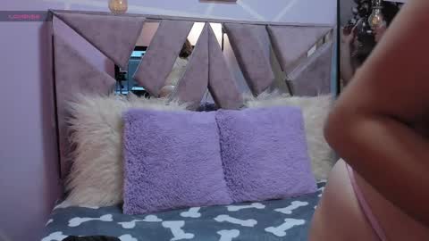 Snapshot of sofi_noa chatting on 02/21/25, 11:22 Sofi Noa online show from 02/21/25, 11:22