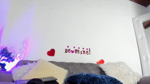 Snapshot of sofi_vasquez chatting on 02/04/25, 01:23 Sofia Vasquez online show from 02/04/25, 01:23