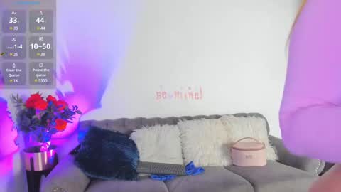 Snapshot of sofi_vasquez chatting on 02/21/25, 09:22 Sofia Vasquez online show from 02/21/25, 09:22