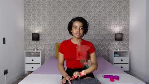 Snapshot of sofi_z chatting on 12/25/24, 04:43 Sofi online show from 12/25/24, 04:43