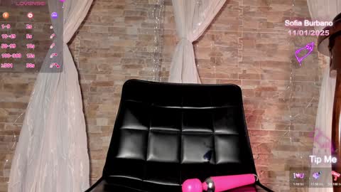 Sofia Burbano online show from 01/12/25, 12:28