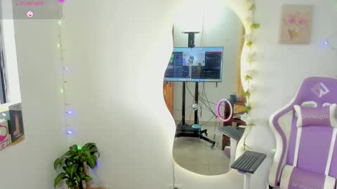 Snapshot of sofia_gold_ chatting on 09/17/25, 06:20 sofia online show from 09/17/25, 06:20