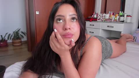 Snapshot of sofia_gonzalez1 chatting on 12/03/24, 09:12 Sofia but you can call me Sofi online show from 12/03/24, 09:12