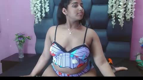 Snapshot of sofia_hernandeez_ chatting on 02/05/25, 08:43 Sofi online show from 02/05/25, 08:43