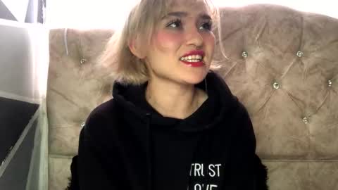 Sofia Jimenez online show from 10/16/25, 09:16