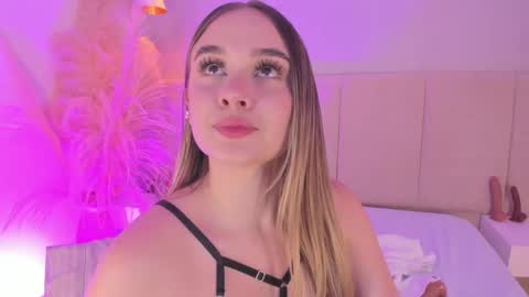 Snapshot of sofia_pamela chatting on 02/16/25, 01:58 SOFIA PAMELA online show from 02/16/25, 01:58