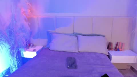 Snapshot of sofia_pamela chatting on 03/04/25, 07:11 SOFIA PAMELA online show from 03/04/25, 07:11